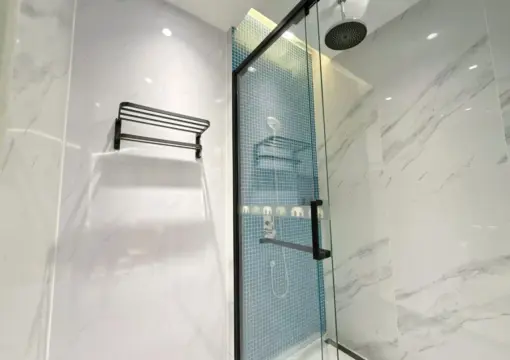 Deluxe 2-Bed Room