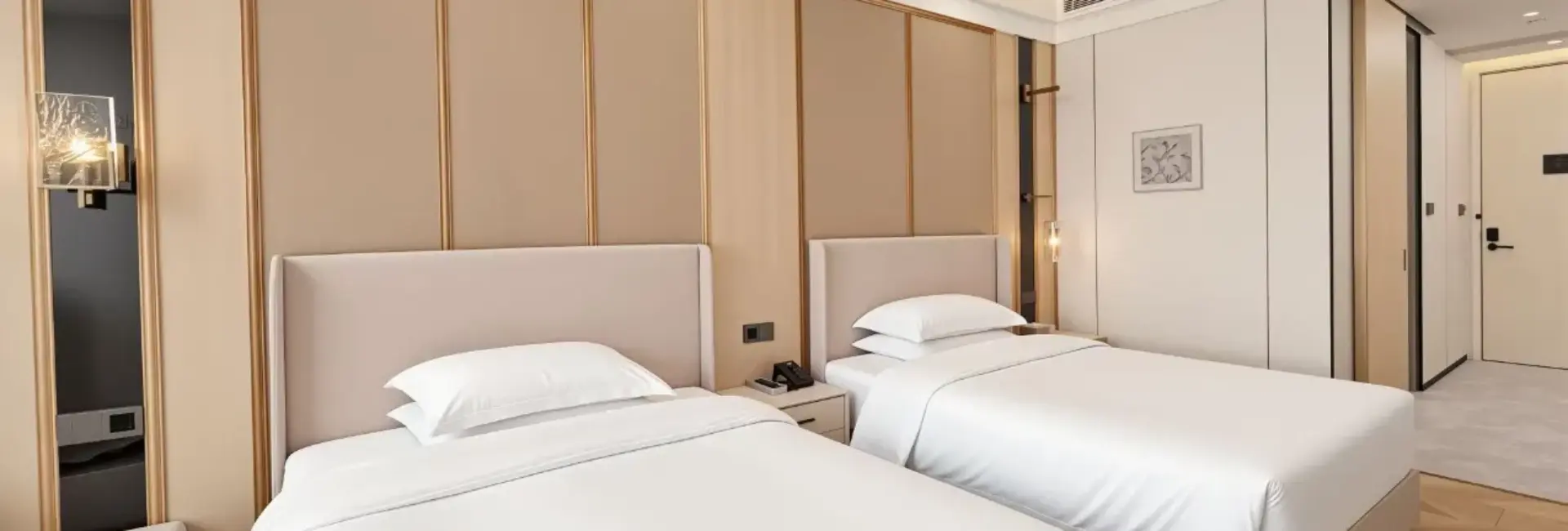 Deluxe 2-Bed Room