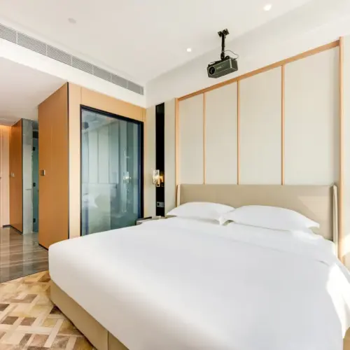 Deluxe Queen Room