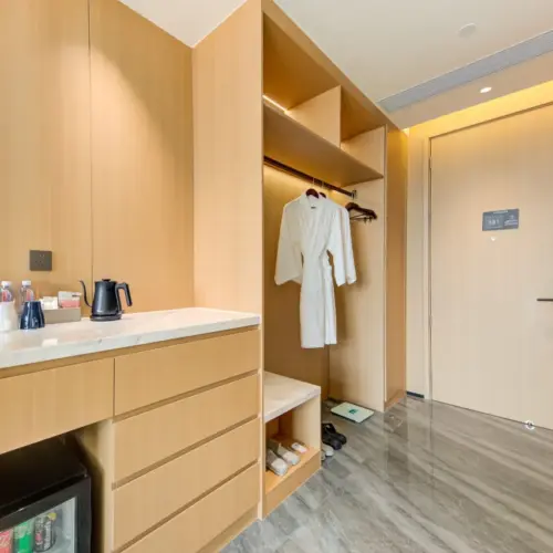Deluxe Queen Room