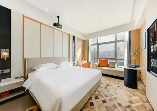 Deluxe Queen Room