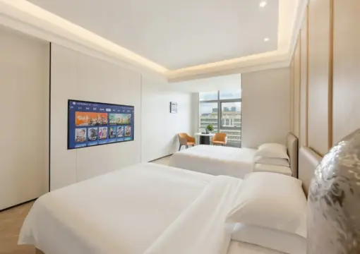 Elegant 2-Bed Room