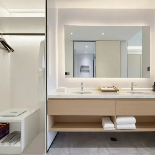 Elegant 2-Bed Room