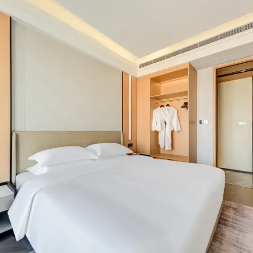 Executive Two-Bedroom Suite with Two Bathrooms | Panoramic Meeting Space | Ideal for Group Gatherings Executive Two-Bedroom Suite with Two Bathrooms | Panoramic Meeting Space | Ideal for Group Gatherings