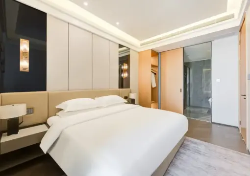 Executive Two-Bedroom Suite with Two Bathrooms | Panoramic Meeting Space | Ideal for Group Gatherings