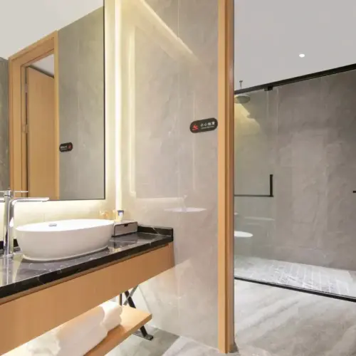 Executive Two-Bedroom Suite with Two Bathrooms | Panoramic Meeting Space | Ideal for Group Gatherings