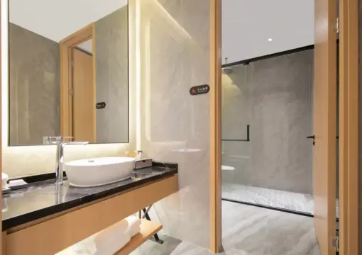 Executive Two-Bedroom Suite with Two Bathrooms | Panoramic Meeting Space | Ideal for Group Gatherings